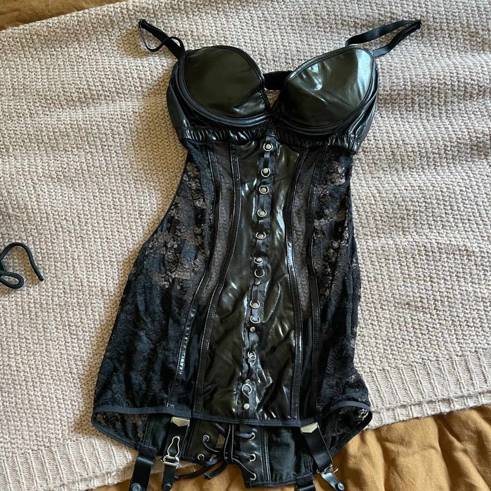 Black lace sexy lingerie